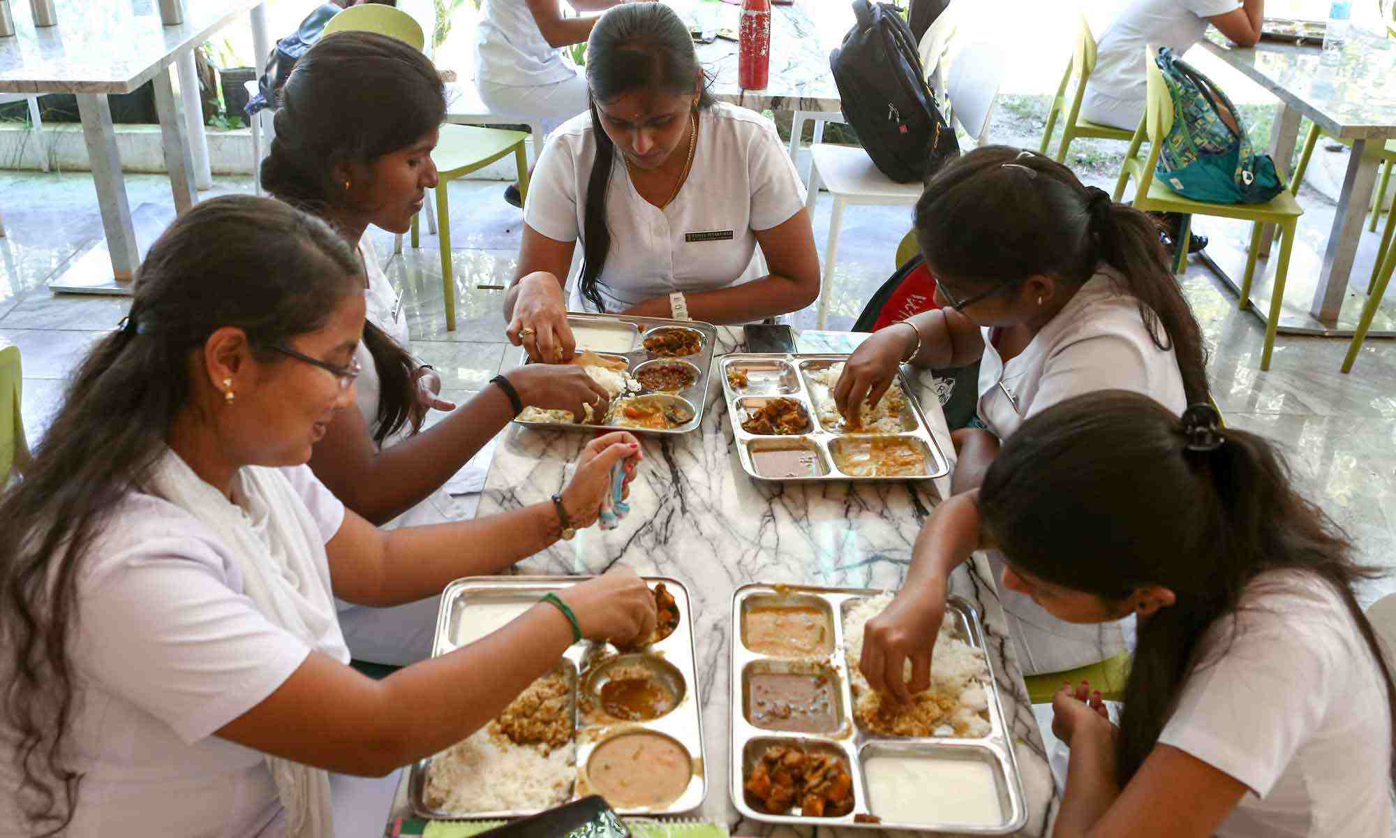 MBBS Students in India having food